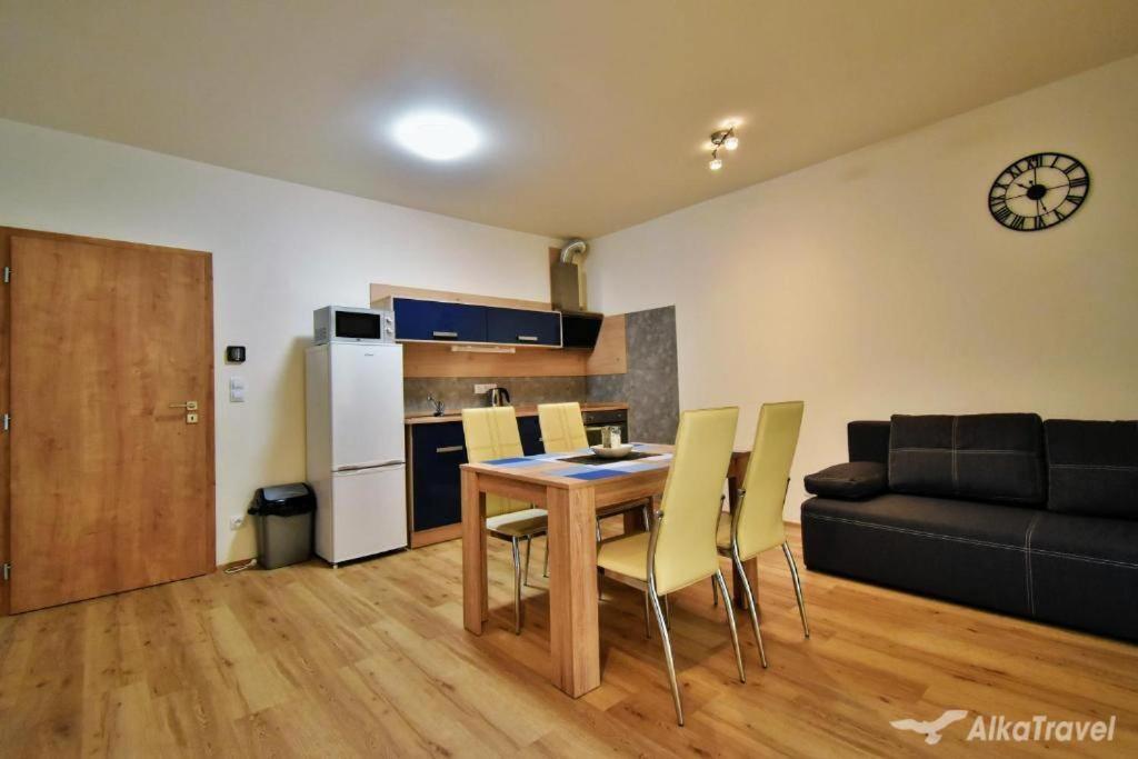 Moderni Apartman Horni Marsov - By Alka Exterior photo