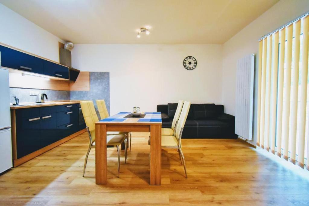 Moderni Apartman Horni Marsov - By Alka Exterior photo